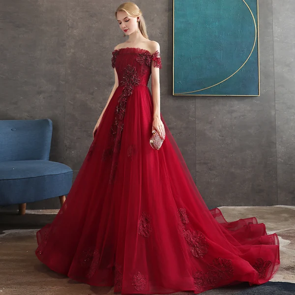 Eleganckie Burgund Sukienki Wieczorowe 2020 Princessa Przy Ramieniu Kótkie Rękawy Aplikacje Z Koronki Frezowanie Trenem Sweep Wzburzyć Bez Pleców Sukienki Wizytowe