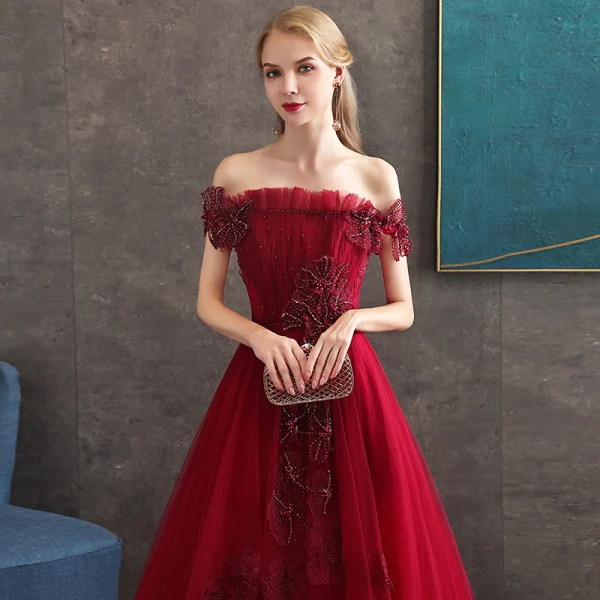 Eleganckie Burgund Sukienki Wieczorowe 2020 Princessa Przy Ramieniu Kótkie Rękawy Aplikacje Z Koronki Frezowanie Trenem Sweep Wzburzyć Bez Pleców Sukienki Wizytowe