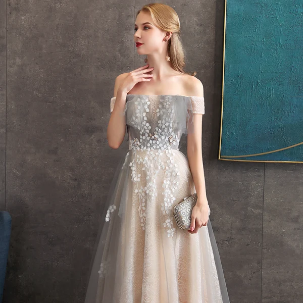 Eleganckie Szampan Koronkowe Sukienki Wieczorowe 2020 Princessa Przy Ramieniu Kótkie Rękawy Aplikacje Kwiat Frezowanie Długie Wzburzyć Bez Pleców Sukienki Wizytowe