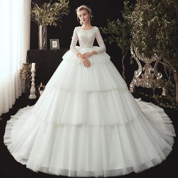 Chic / Belle Ivoire Robe De Mariée 2020 Robe Boule Encolure Dégagée 3/4 Manches Dos Nu Appliques En Dentelle Paillettes Perlage Chapel Train Volants en Cascade