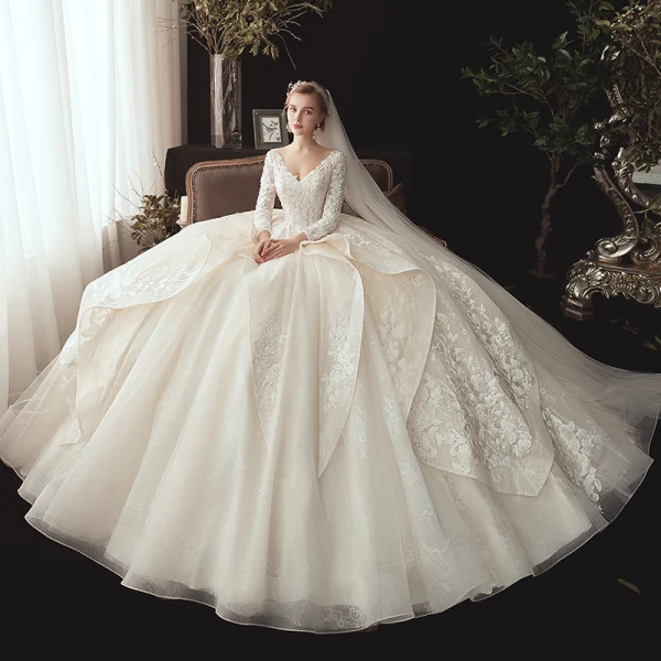 Best Champagne Wedding Dresses 2020 Ball Gown V-Neck 3/4 Sleeve Backless Appliques Lace Beading Pearl Chapel Train Ruffle