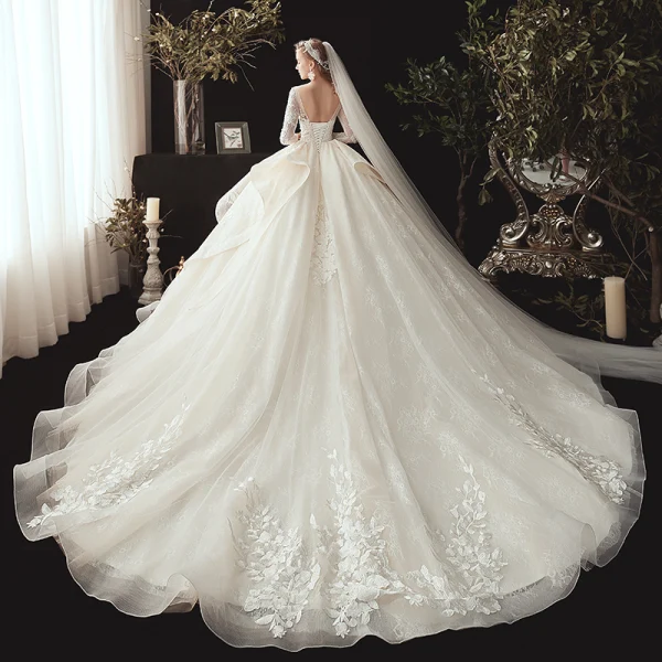 Best Champagne Wedding Dresses 2020 Ball Gown V-Neck 3/4 Sleeve Backless Appliques Lace Beading Pearl Chapel Train Ruffle