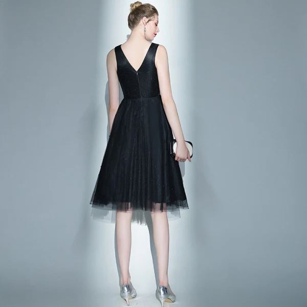 Fashion Black Homecoming Graduation Dresses 2020 A-Line / Princess V-Neck Sleeveless Beading Pearl Short Ruffle Backless Formal Dresses