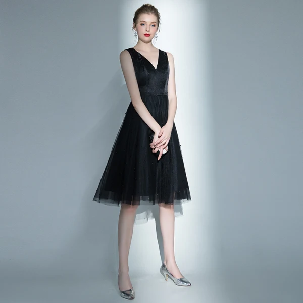 Fashion Black Homecoming Graduation Dresses 2020 A-Line / Princess V-Neck Sleeveless Beading Pearl Short Ruffle Backless Formal Dresses