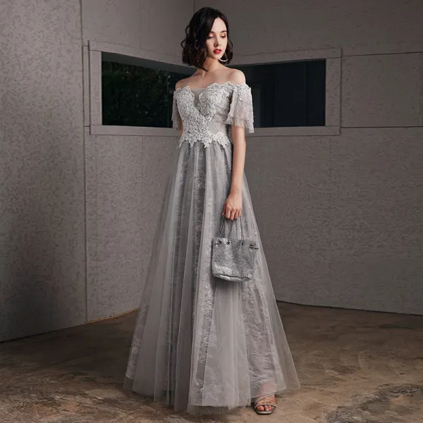 Beste Grau Abendkleider 2020 A Linie Off Shoulder Kurze Ärmel Applikationen Spitze Perlenstickerei Lange Rüschen Rückenfreies Festliche Kleider