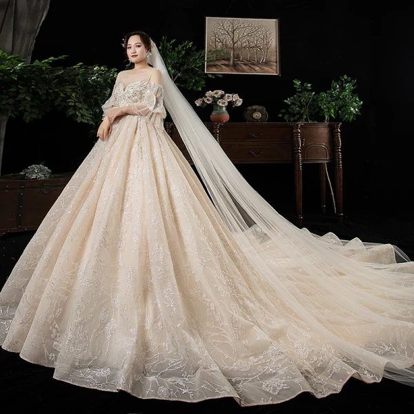 Chic / Belle Champagne Transparentes Grande Taille Robe De Mariée 2020 Encolure Dégagée Gonflée 3/4 Manches Dos Nu Appliques En Dentelle Perlage Cathedral Train Volants