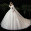 High-end Champagne Genomskinliga Bröllopsklänningar 2020 Balklänning Fyrkantig Ringning 3/4 ärm Halterneck Pierced Appliqués Spets Chapel Train Ruffle