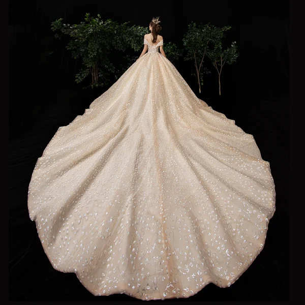 Luxe Champagne Robe De Mariée 2020 Robe Boule De l'épaule Manches Courtes Dos Nu Perlage Glitter Paillettes Tulle Royal Train Volants
