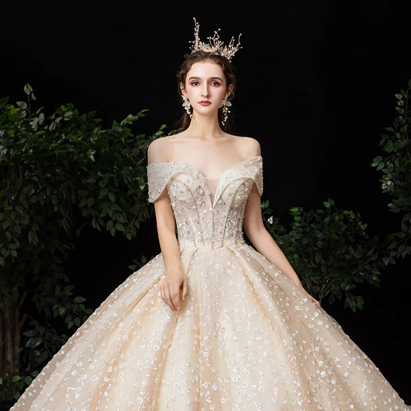 Luxe Champagne Robe De Mariée 2020 Robe Boule De l'épaule Manches Courtes Dos Nu Perlage Glitter Paillettes Tulle Royal Train Volants