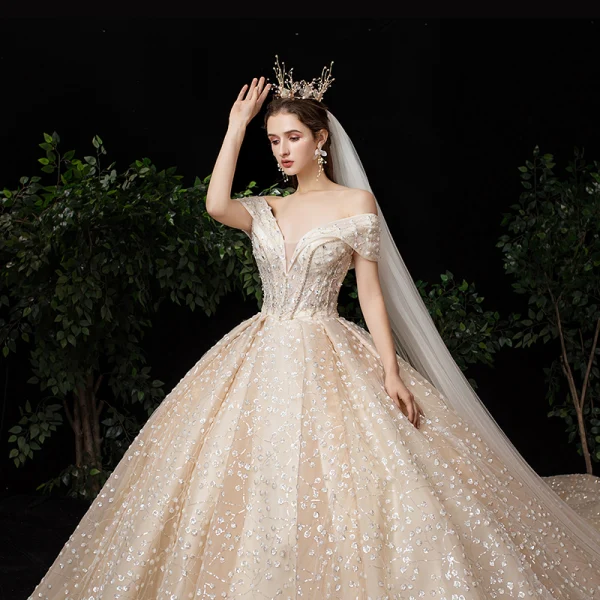 Luxe Champagne Robe De Mariée 2020 Robe Boule De l'épaule Manches Courtes Dos Nu Perlage Glitter Paillettes Tulle Royal Train Volants