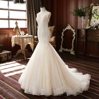 High End Champagner Garten / Im Freien Brautkleider / Hochzeitskleider 2020 Meerjungfrau Spaghettiträger Ärmellos Rückenfreies Applikationen Spitze Sweep / Pinsel Zug Rüschen