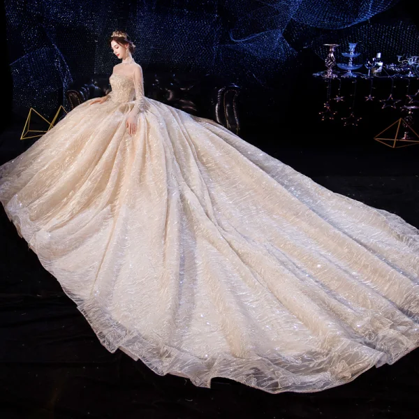 Luxe Champagne Transparentes Robe De Mariée 2020 Robe Boule Col Haut 3/4 Manches Dos Nu Glitter Appliques En Dentelle Fait main Perlage Royal Train Volants