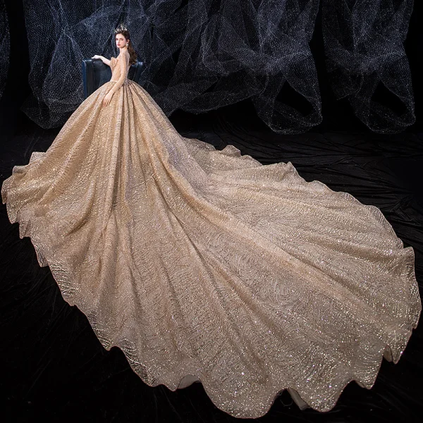 Scintillantes Champagne Transparentes Robe De Mariée 2020 Robe Boule Encolure Carrée Manches Longues Dos Nu Glitter Tulle Paillettes Perlage Royal Train Volants