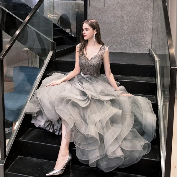 Luxury / Gorgeous Grey Prom Dresses 2020 Ball Gown V-Neck Sleeveless Sash Beading Floor-Length / Long Cascading Ruffles Backless Formal Dresses