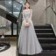 Haut de Gamme Gris Transparentes Robe De Soirée 2020 Princesse Encolure Dégagée Manches Longues Plumes Perlage Longue Volants Robe De Ceremonie