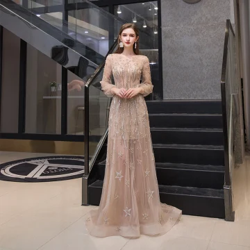 High End Guld Genomskinliga Aftonklänningar 2020 Prinsessa Urringning Pösigt Långärmad Stjärna Beading Rhinestone Svep Tåg Ruffle Formella Klänningar
