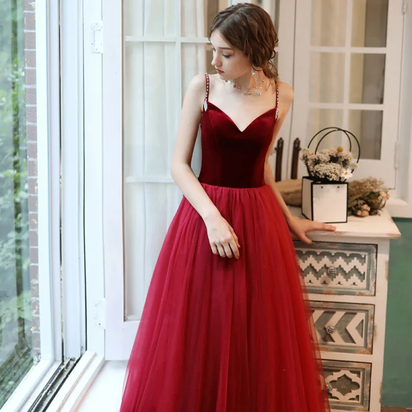 Chic / Belle Bordeaux Robe De Soirée 2020 Princesse Perlage Bretelles Spaghetti Sans Manches Longue Volants Dos Nu Robe De Ceremonie
