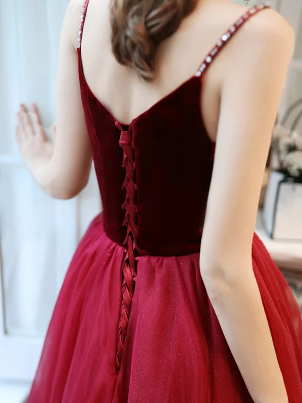 Chic / Belle Bordeaux Robe De Soirée 2020 Princesse Perlage Bretelles Spaghetti Sans Manches Longue Volants Dos Nu Robe De Ceremonie
