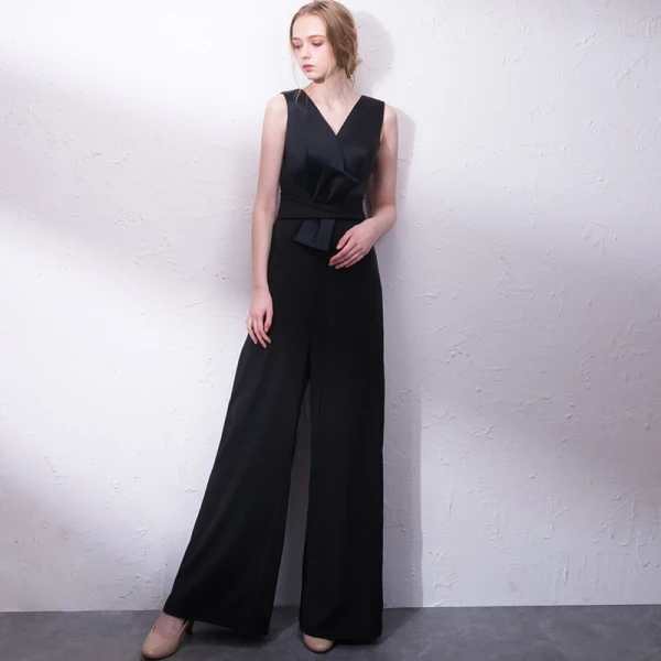 Elegante Ivory / Creme Overall 2019 V-Ausschnitt Ärmellos Stoffgürtel Lange Abendkleider