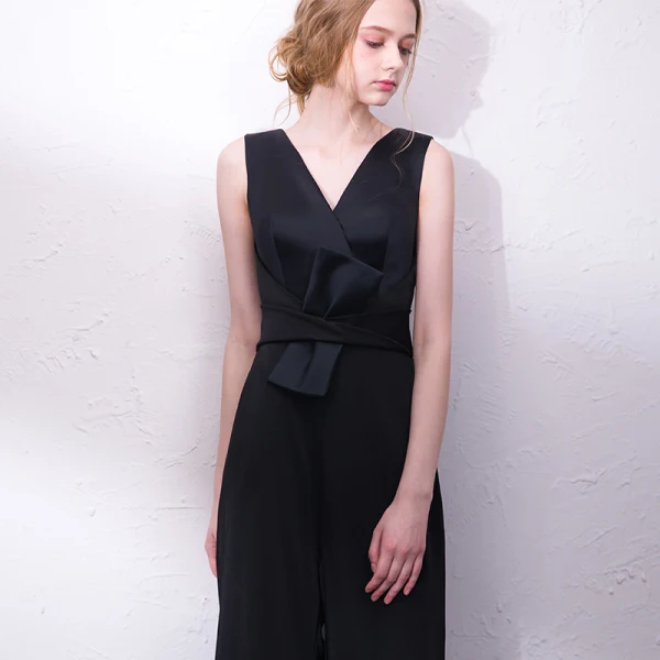 Elegante Ivory / Creme Overall 2019 V-Ausschnitt Ärmellos Stoffgürtel Lange Abendkleider