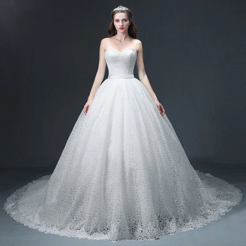 Luksus Elfenben Blonder Brudekjoler 2017 Ballkjole Kjæreste Uten Ermer Ryggløse Sash Chapel Train