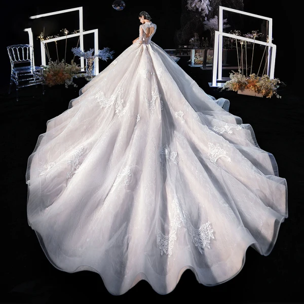 Illusion Champagne Transparentes Robe De Mariée 2020 Robe Boule V-Cou 3/4 Manches Dos Nu Appliques En Dentelle Perlage Cathedral Train Volants