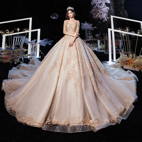 Luxe Champagne Trouwjurken 2020 Baljurk Doorzichtige Ronde Hals 3/4 Mouwen Ruglooze Glans Tule Appliques Kant Kralen Cathedral Train Ruche