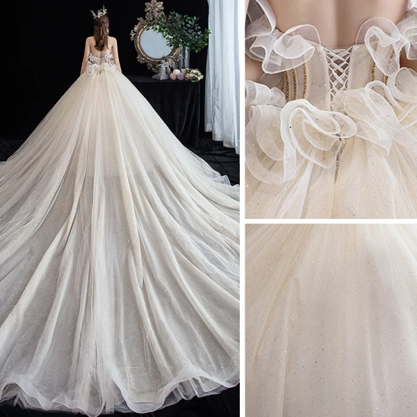 Schöne Champagner Brautkleider / Hochzeitskleider 2020 Ballkleid Neckholder Ärmellos Rückenfreies Perlenstickerei Glanz Tülle Kathedrale Schleppe Rüschen