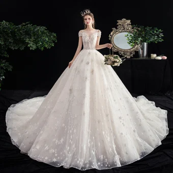 Chic Belle Ivoire Étoile Robe De Mariée 2020 Robe Boule Transparentes Encolure Carrée Manches Courtes Dos Nu Glitter Tulle Appliques En Dentelle Perlage Cathedral Train Volants