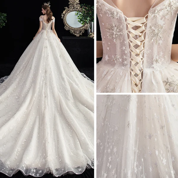 Schöne Ivory / Creme Star Brautkleider / Hochzeitskleider 2020 Ballkleid Durchsichtige Eckiger Ausschnitt Kurze Ärmel Rückenfreies Glanz Tülle Applikationen Spitze Perlenstickerei Kathedrale Schleppe Rüschen