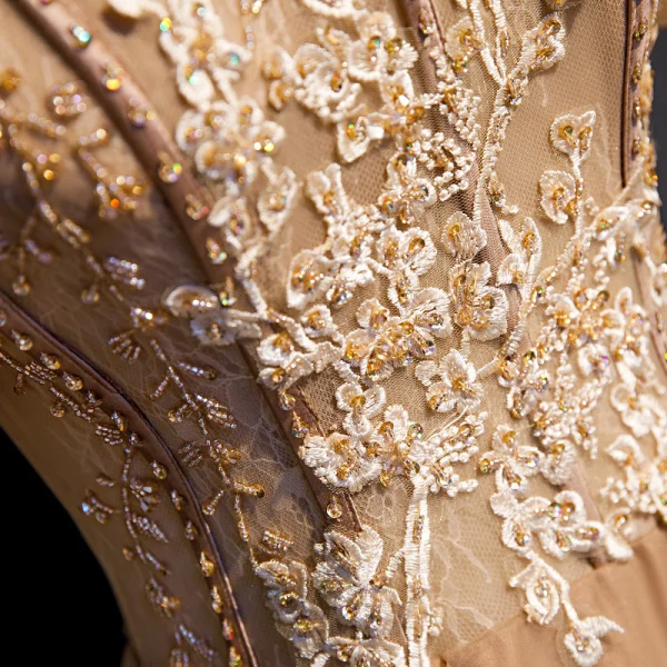 Haut de Gamme Marron Robe De Soirée 2020 Princesse De l'épaule Gonflée Manches Courtes Appliques En Dentelle Perlage Train De Balayage Volants Dos Nu Robe De Ceremonie