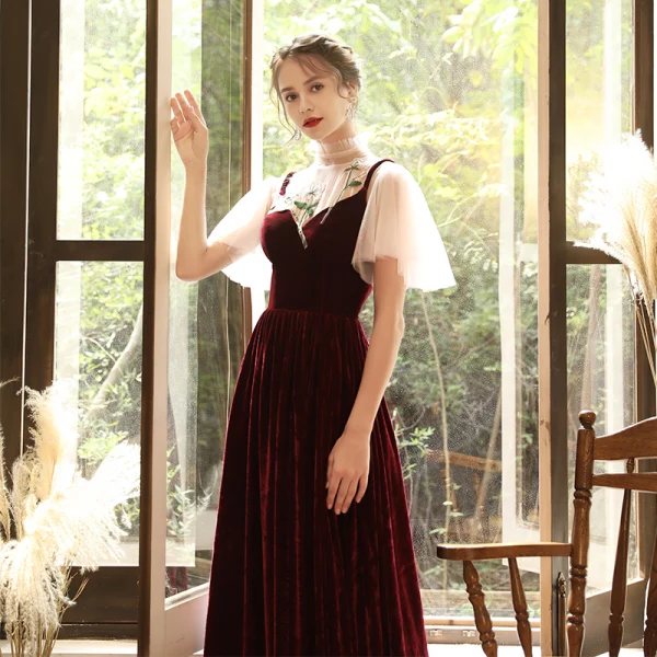 Chic / Belle Bordeaux Velour Transparentes Robe De Soirée 2020 Princesse Col Haut Manches Courtes Appliques En Dentelle Longue Robe De Ceremonie