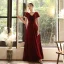 Snygga / Fina Burgundy Velour Genomskinliga Aftonklänningar 2020 Prinsessa Hög Hals Pösigt Korta ärm Appliqués Blomma Beading Långa Ruffle Halterneck Formella Klänningar