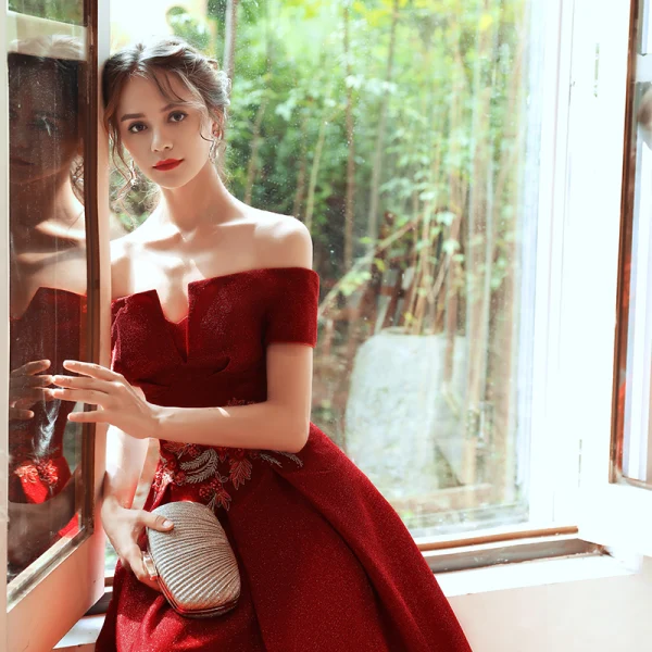 Chic / Belle Rouge Robe De Soirée 2020 Princesse De l'épaule Manches Courtes Appliques En Dentelle Perlage Glitter Polyester Longue Volants Dos Nu Robe De Ceremonie