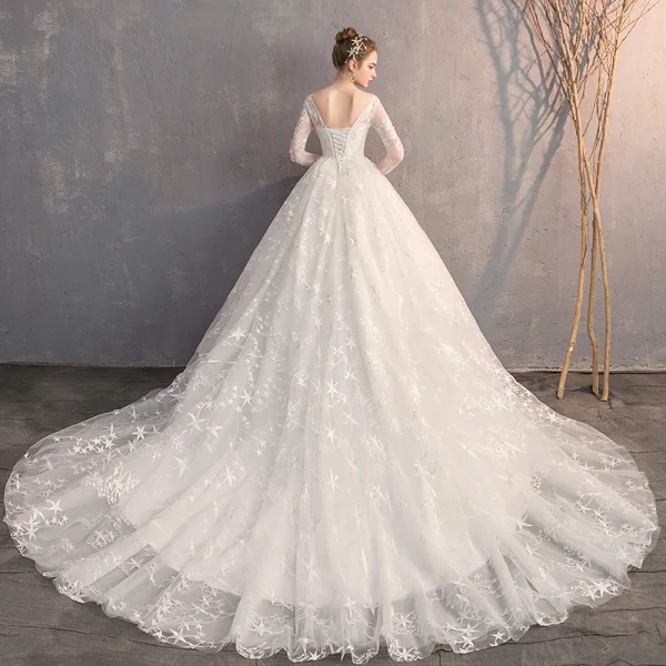 Abordable Ivoire Percé Robe De Mariée 2019 Robe Boule Encolure Carrée 3/4 Manches Dos Nu Étoile Appliques En Dentelle Cathedral Train