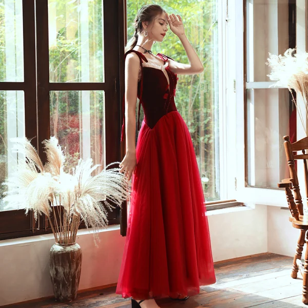 Élégant Rouge Daim Robe De Soirée 2020 Princesse Bretelles Spaghetti Transparentes Col v profond Sans Manches Appliques Fleur Perlage Longue Volants Dos Nu Robe De Ceremonie