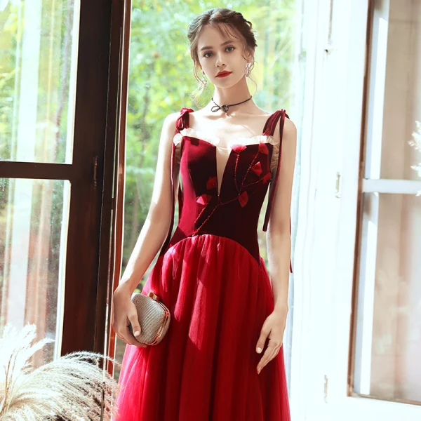 Élégant Rouge Daim Robe De Soirée 2020 Princesse Bretelles Spaghetti Transparentes Col v profond Sans Manches Appliques Fleur Perlage Longue Volants Dos Nu Robe De Ceremonie