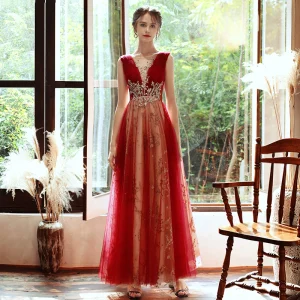 Charmant Rouge Robe De Soirée 2020 Princesse Transparentes Col V Profond Sans Manches Perlage Glitter Tulle Longue Volants Dos Nu Robe De Ceremonie
