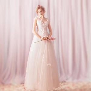 Affordable White Butterfly Appliques Lace Outdoor Garden Wedding Dresses 2020 A Line Princess See Through Square Neckline Sleeveless Backless Floor Length Long Ruffle