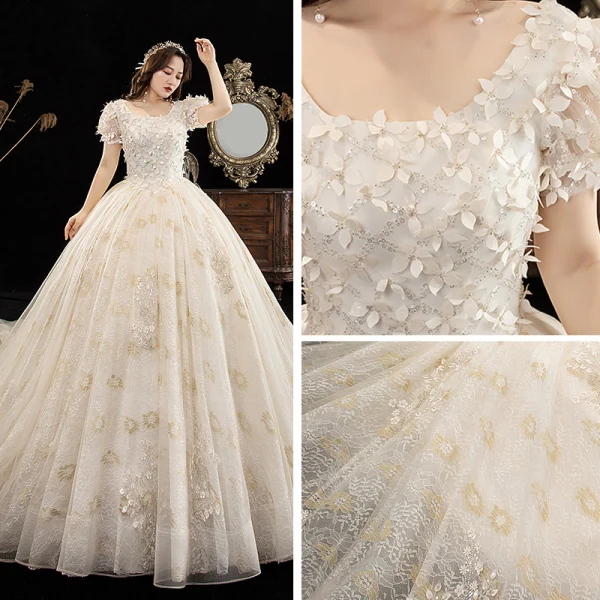 Style Victorien Champagne Grande Taille Robe De Mariée 2020 Robe Boule Encolure Carrée Gonflée Manches Courtes Dos Nu Appliques En Dentelle Perlage Chapel Train Volants
