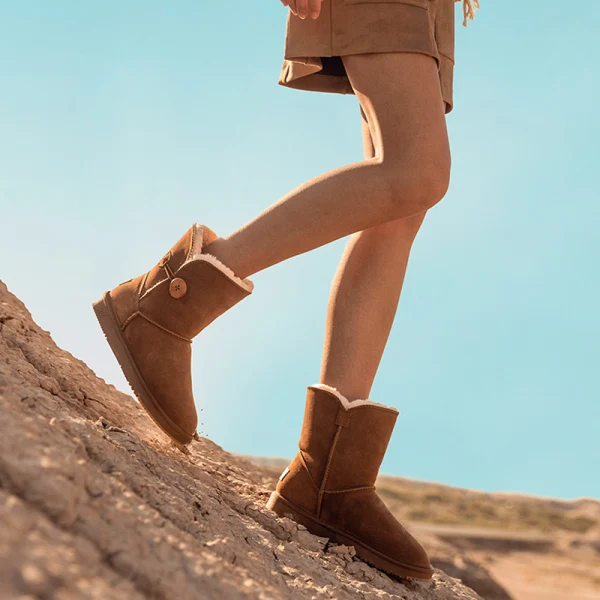 Schöne Kastanienbraune Schneestiefel 2020 Leder Schaltflächen Ankle Boots Winter Mittel-Heels Freizeit Runde Zeh Stiefel Damen