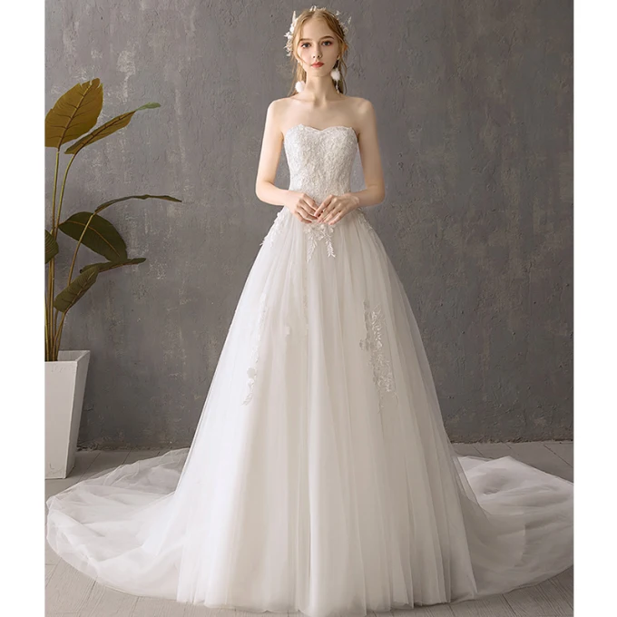 Rabatt Elfenben Brudekjoler 2019 Prinsesse Kjæreste Uten Ermer Ryggløse Appliques Blonder Chapel Train Buste