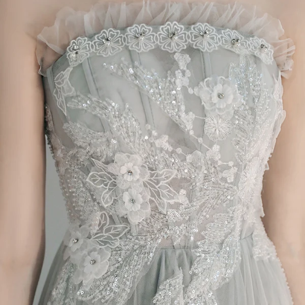 Elegante Grau Abendkleider 2020 A Linie Bandeau Ärmellos Applikationen Spitze Pailletten Perlenstickerei Lange Rückenfreies Rüschen Festliche Kleider