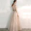 Chic / Belle Champagne Robe De Soirée 2020 Princesse Bretelles Spaghetti V-Cou Sans Manches Tachetée Tulle Appliques En Dentelle Perlage Longue Volants Dos Nu Robe De Ceremonie