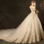 Abordable Champagne Robe De Mariée 2019 Robe Boule De l'épaule 3/4 Manches Dos Nu Glitter Appliques En Dentelle Chapel Train Volants