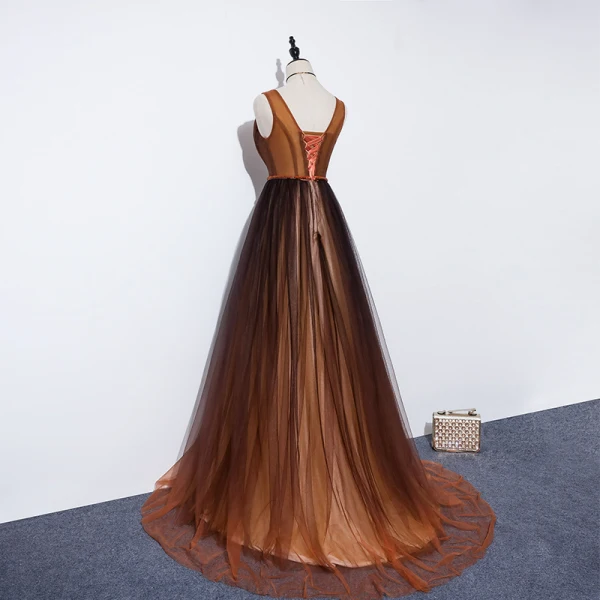 Elegante Braun Farbverlauf Abendkleider 2020 A Linie V-Ausschnitt Ärmellos Perlenstickerei Stoffgürtel Sweep / Pinsel Zug Rüschen Rückenfreies Festliche Kleider