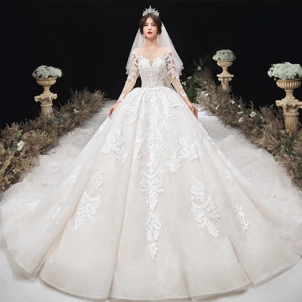 Luxe Champagne Transparentes Robe De Mariée 2020 Robe Boule Encolure Dégagée 3/4 Manches Fait main Perlage Glitter Tulle Appliques En Dentelle Royal Train Volants
