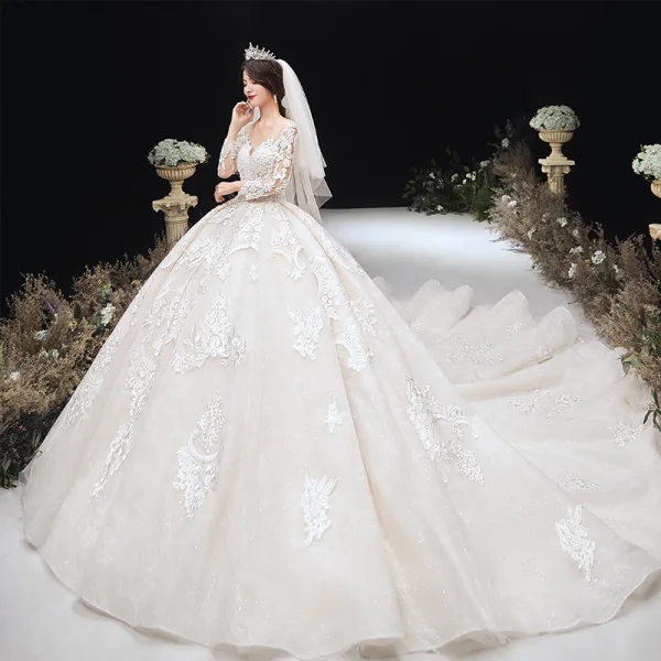 Luxe Champagne Transparentes Robe De Mariée 2020 Robe Boule Encolure Dégagée 3/4 Manches Fait main Perlage Glitter Tulle Appliques En Dentelle Royal Train Volants
