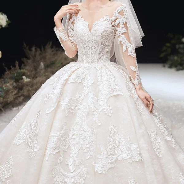 Luxe Champagne Transparentes Robe De Mariée 2020 Robe Boule Encolure Dégagée 3/4 Manches Fait main Perlage Glitter Tulle Appliques En Dentelle Royal Train Volants