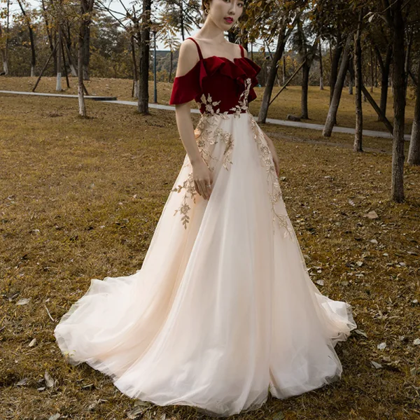 Deux tons Rouge Champagne Daim Robe De Soirée 2023 Princesse Bretelles Spaghetti Manches Courtes Fleur Appliques En Dentelle Train De Balayage Dos Nu Robe De Ceremonie